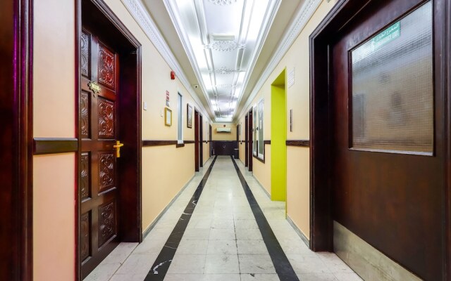 OYO 353 Middle East Hotel