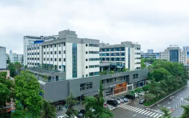 Longchang Jingu Hotel