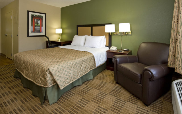 Extended Stay America Suites Chicago Woodfield Mall