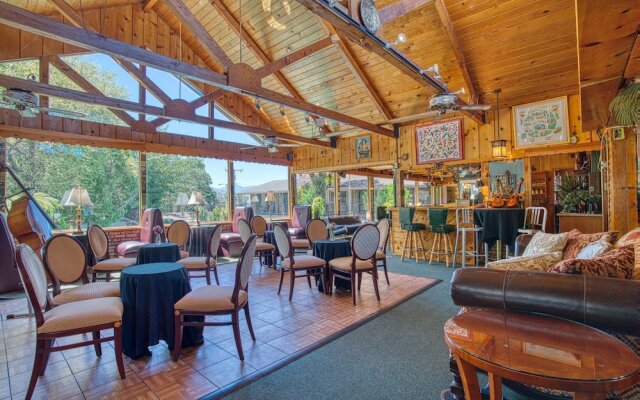 Piazza's Pine Cone Inn