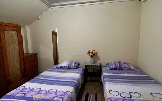 Queen's Comfort Inn