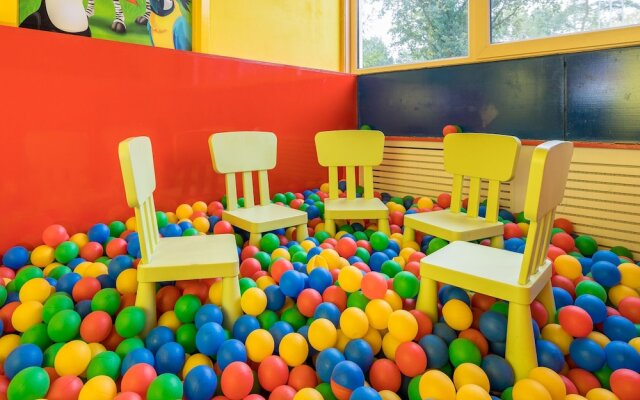 Detached Chalet With Dishwasher, in a Nature Reserve