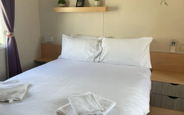 Remarkable 2-bed Holiday Home in Whitstable