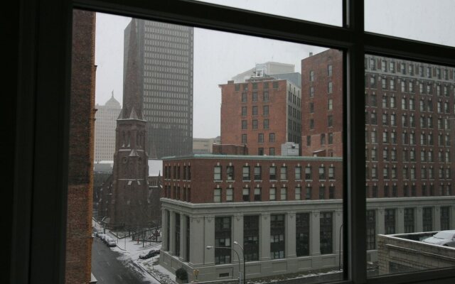 Lofts on Pearl