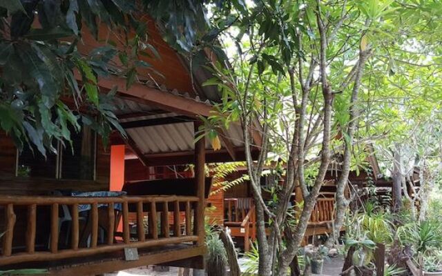 Pasai Beach Lodge