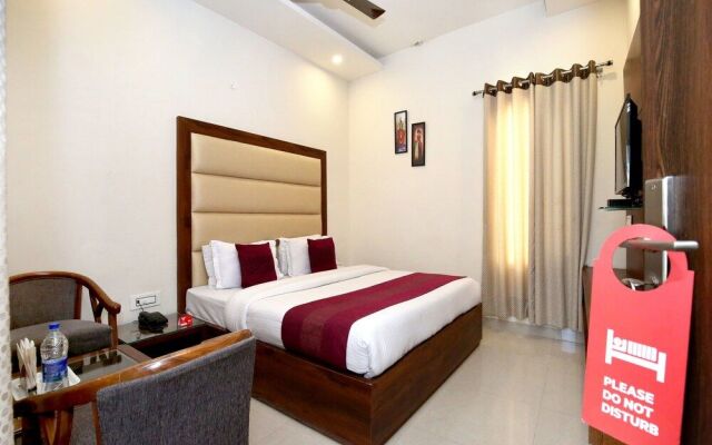 OYO 8954 Hotel Joy