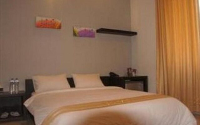 Platinum Hotel