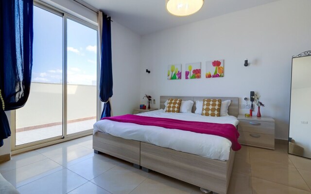 Cosy 1BR Penthouse Close to the Promenade