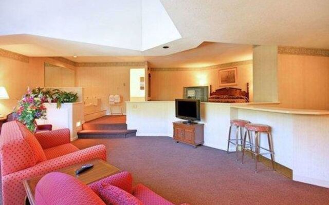 Gold Star Inn & Suites