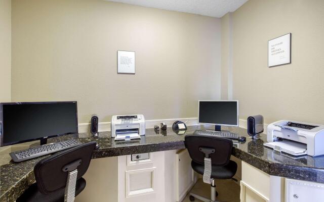 Quality Inn Clute Freeport
