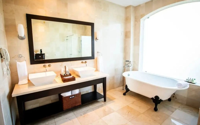 Casa Colonial Beach & Spa