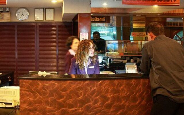Pradipat Hotel