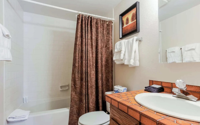 Family Fun Condo Stay for 6!