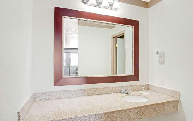 Super 8 by Wyndham Williamsburg/Historic Area