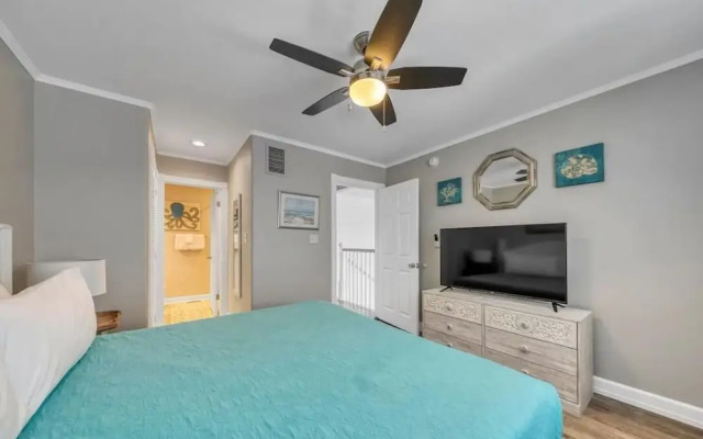 Green Reef #6- Beachfront Bliss