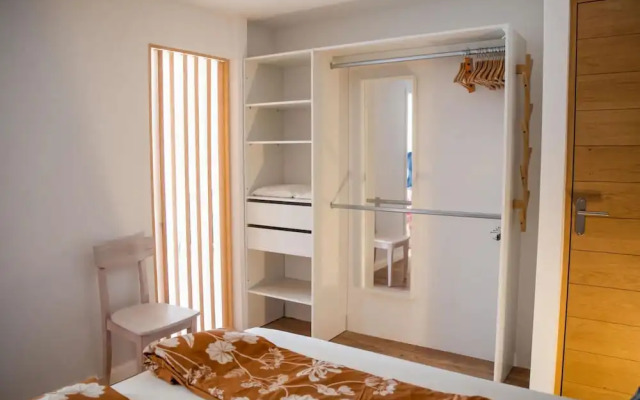 Bright, Modern Loft Comfortable Vacation Home