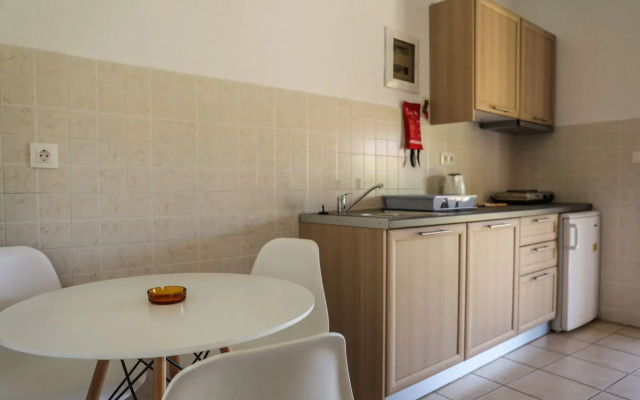 Sunset Studios & Apartments