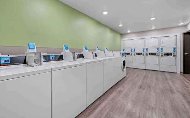 Woodspring Suites Loves Park Rockford