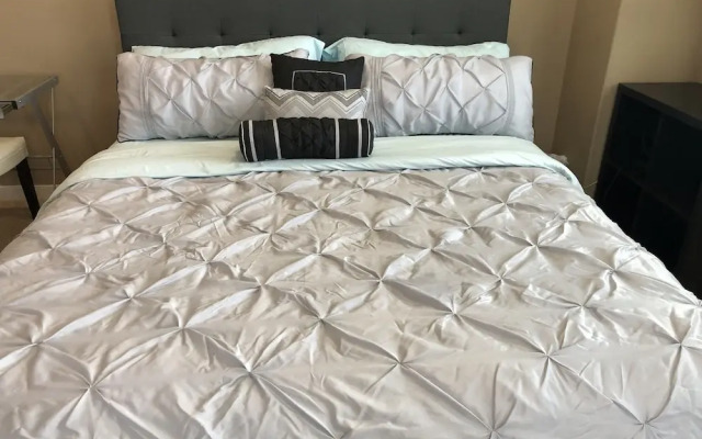 Luxury Lakefront Rooms