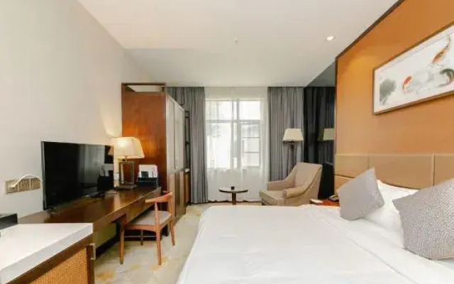 Pujin Hotel (Wuhan High Speed Railway Station Happy Valley Branch)