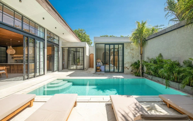 Villa Serai 5br to the Beach