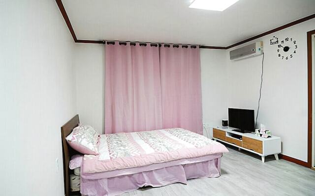 Pocheon Pine Hill Pension