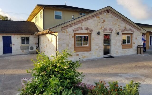 Lone Star Inn by FairBridge