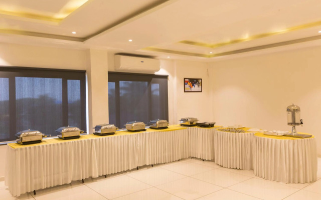 Grand Plaza Suites