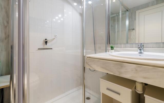 Apartment Hispanidad With Pool