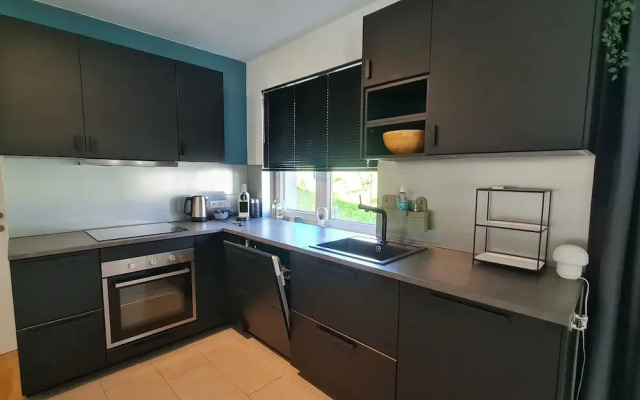 Luxury Apartment With Stunning Mountain View