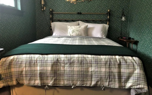 Riverwind Inn Bed and Breakfast