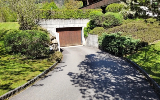 Reseda Lenk in Lenk With 2 Bedrooms and 3 Bathrooms