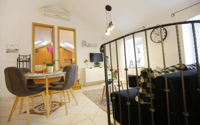 Stomorica Apartments