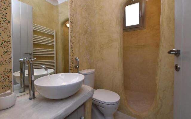 Villa Acqua · Gorgeous pool villa, stunning sea views, helipad!