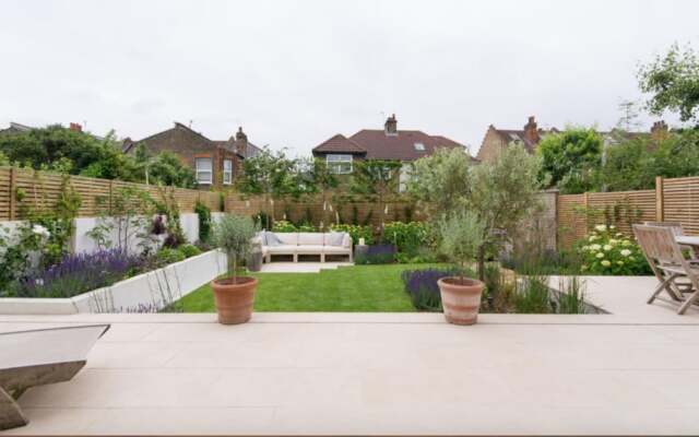 Stunning 3 Bedroom Family Home in Kensal Rise
