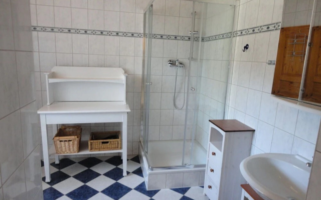 Beautiful Farmhouse Flat With Garden