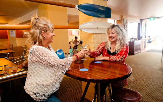 Seabreeze Beach Hotel