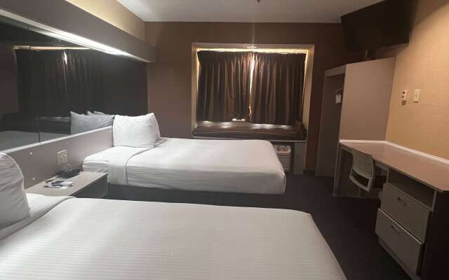 Microtel Inn & Suites by Wyndham Houston