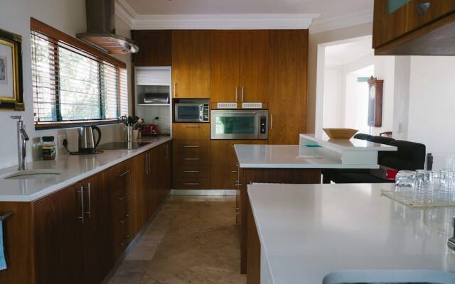 Q in Fresnaye