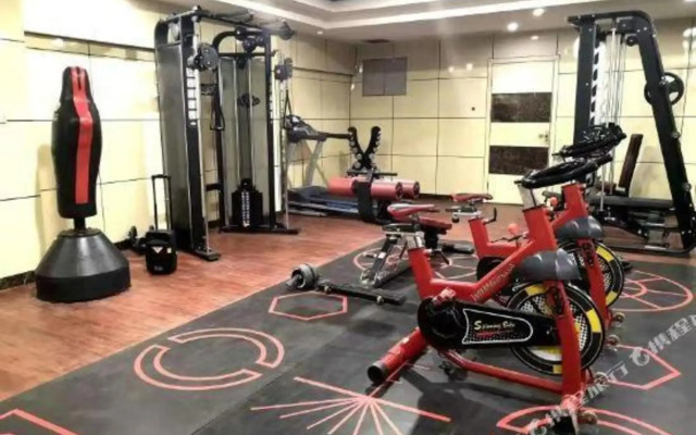 Youyi Hotel (Langfang High-Speed Railway Station Tianhe Antique City)