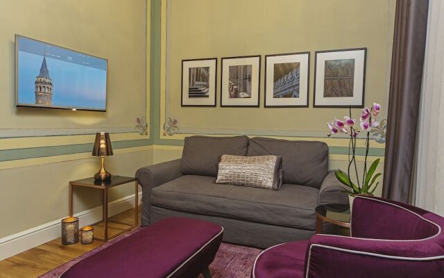 Sophisticatedly Decorated 2 Bedroom Apartment in Galata