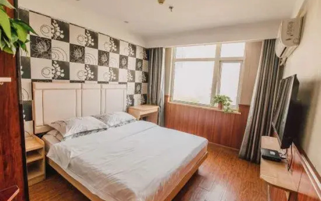 Weishang  Hotel（Nanyang railway station Xinhua City Square ）