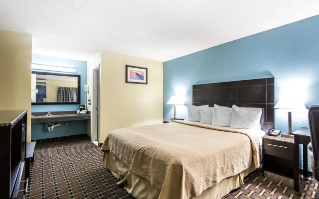 Quality Inn & Suites West Waterpark