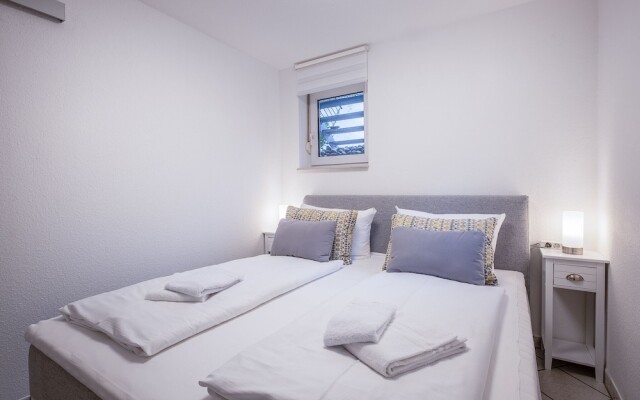 Awad‘s White Apartment