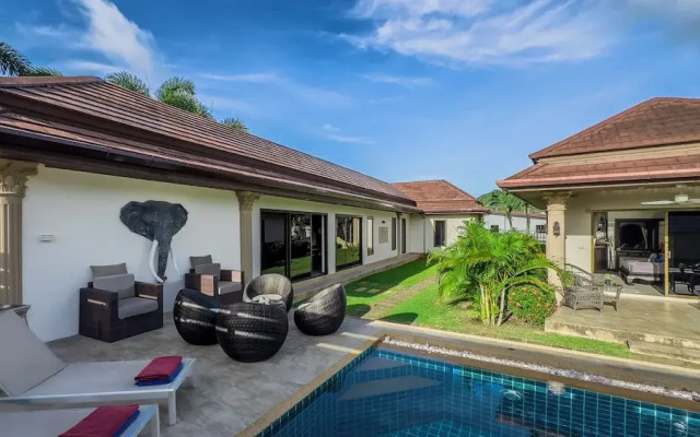 Garden bungalows 4br with private pool