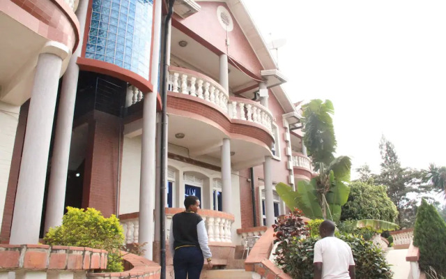 Diplomat Apartments