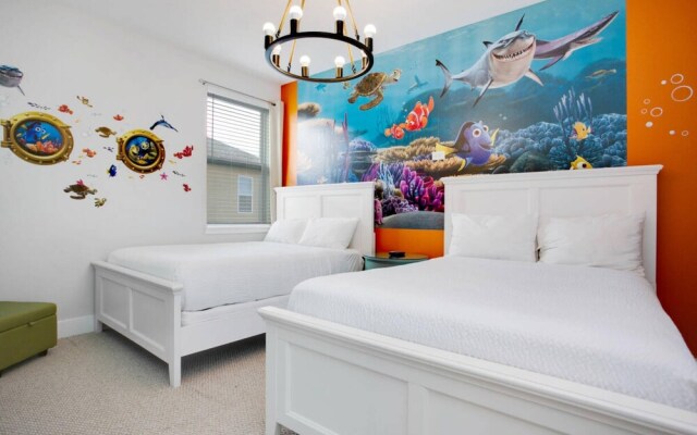 Stylish Family Home Sleeps 22 Enc101