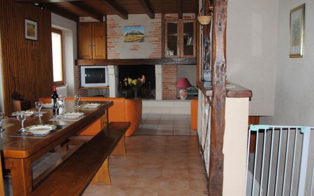 Atmospheric Holiday Home With Private Swimming Pool and Covered Terrace