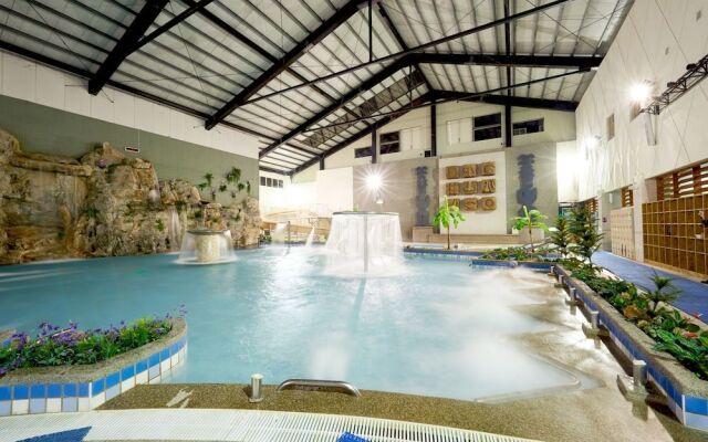 New Era Art Resort and Spa