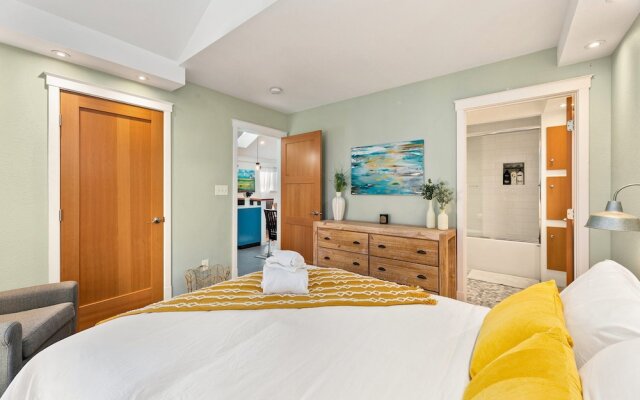 Vibrant Downtown Bungalow – Walk Everywhere!